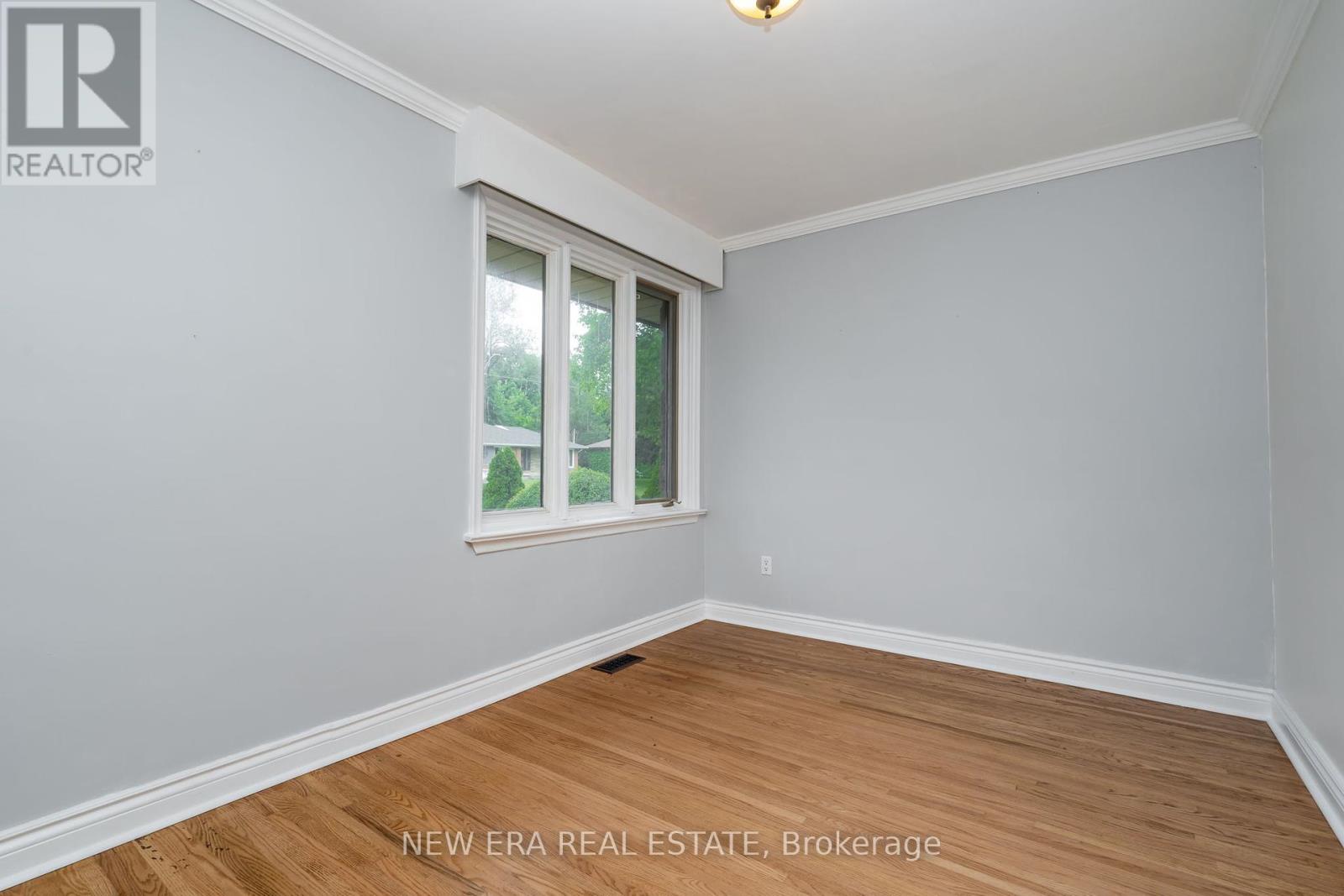 1553 Wembury Road, Mississauga, Ontario  L5J 2L8 - Photo 18 - W12426905