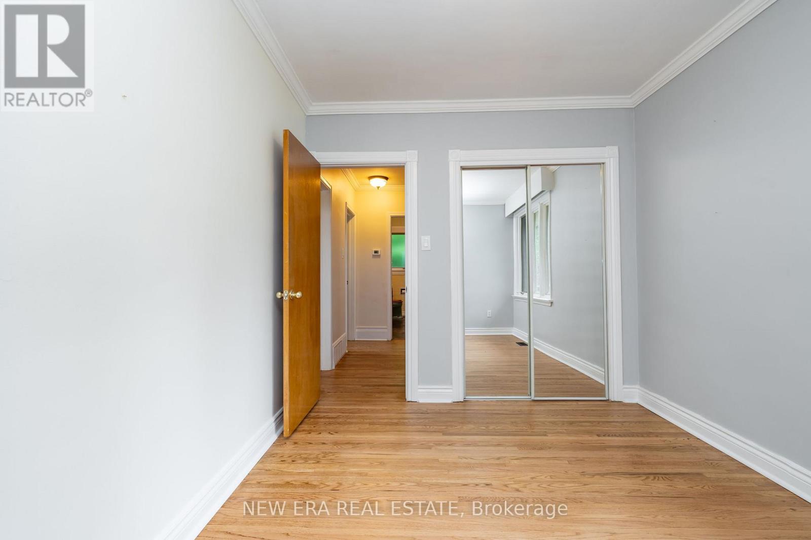 1553 Wembury Road, Mississauga, Ontario  L5J 2L8 - Photo 19 - W12426905