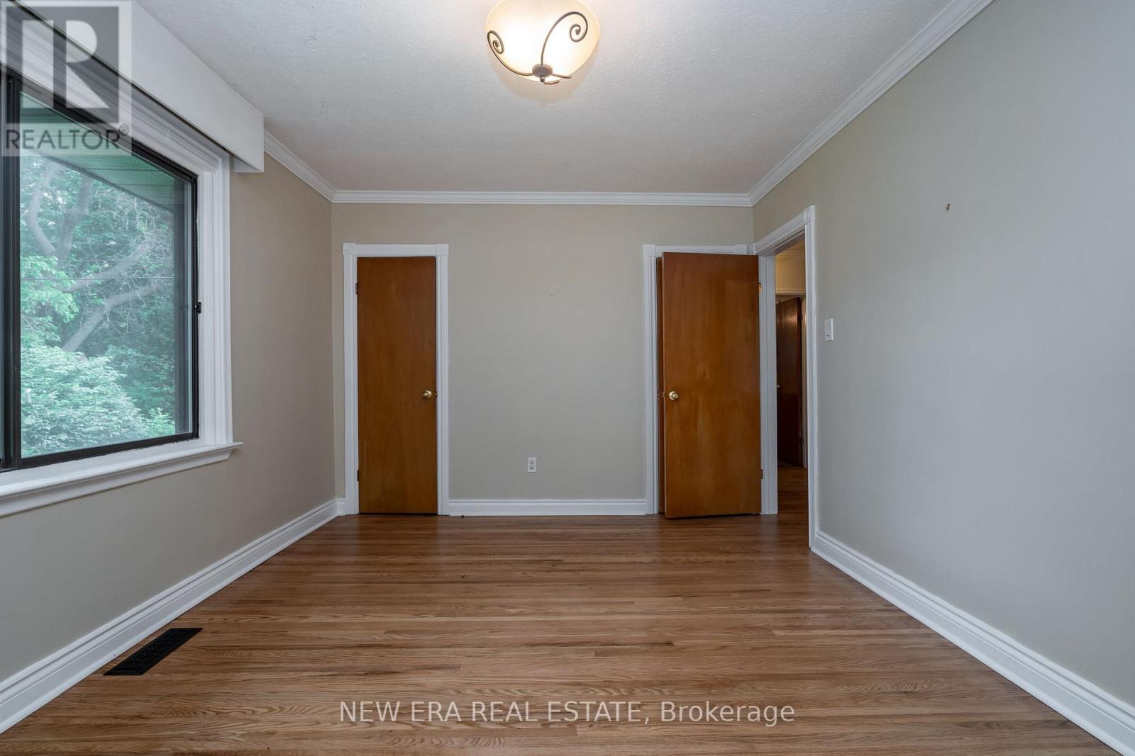 1553 Wembury Road, Mississauga, Ontario  L5J 2L8 - Photo 22 - W12426905