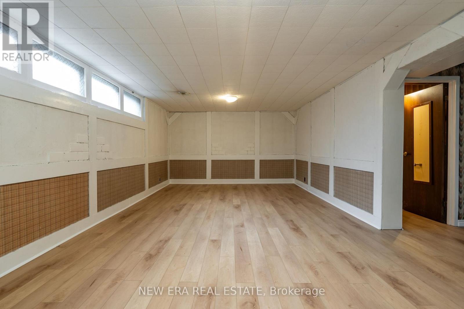1553 Wembury Road, Mississauga, Ontario  L5J 2L8 - Photo 28 - W12426905
