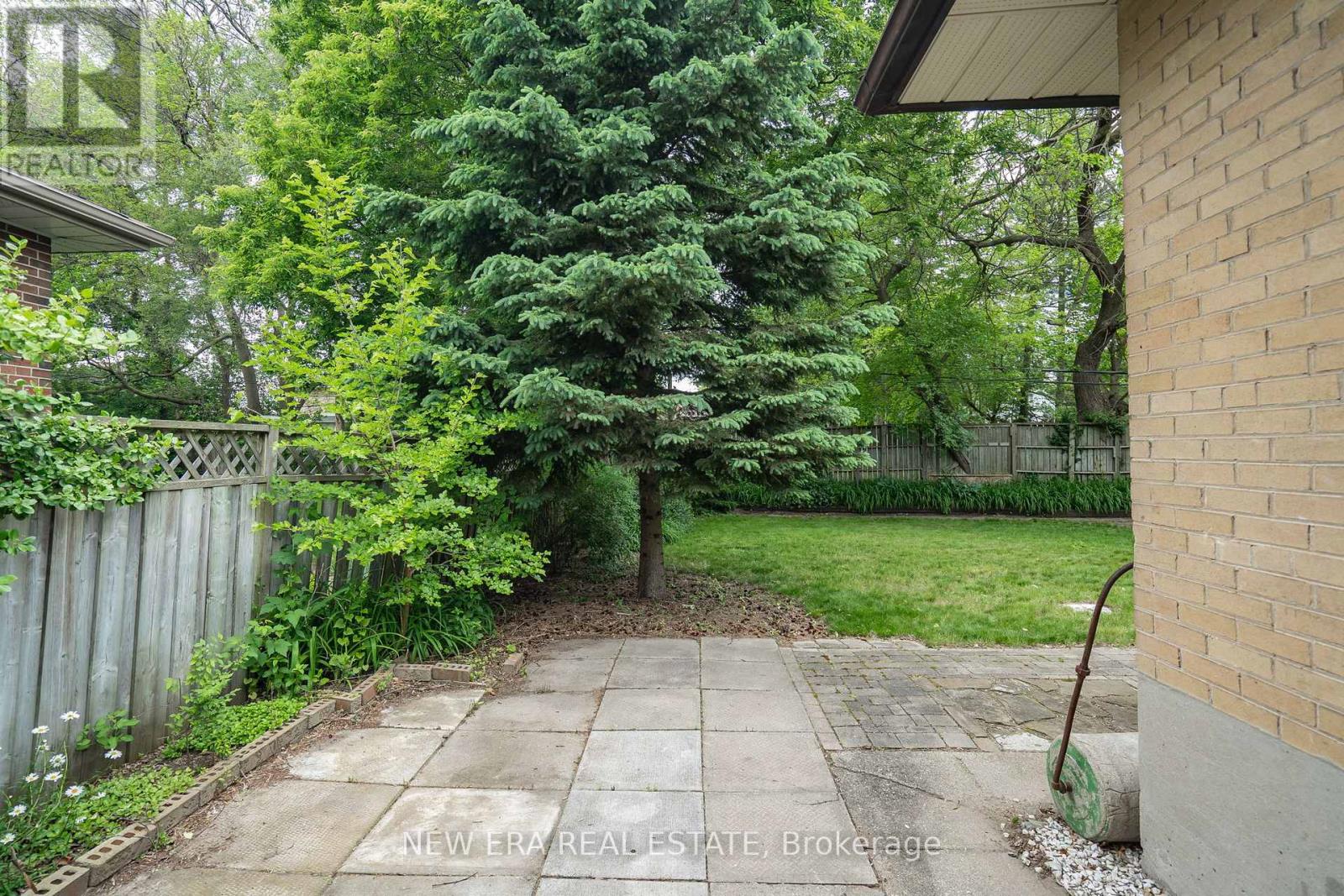 1553 Wembury Road, Mississauga, Ontario  L5J 2L8 - Photo 34 - W12426905