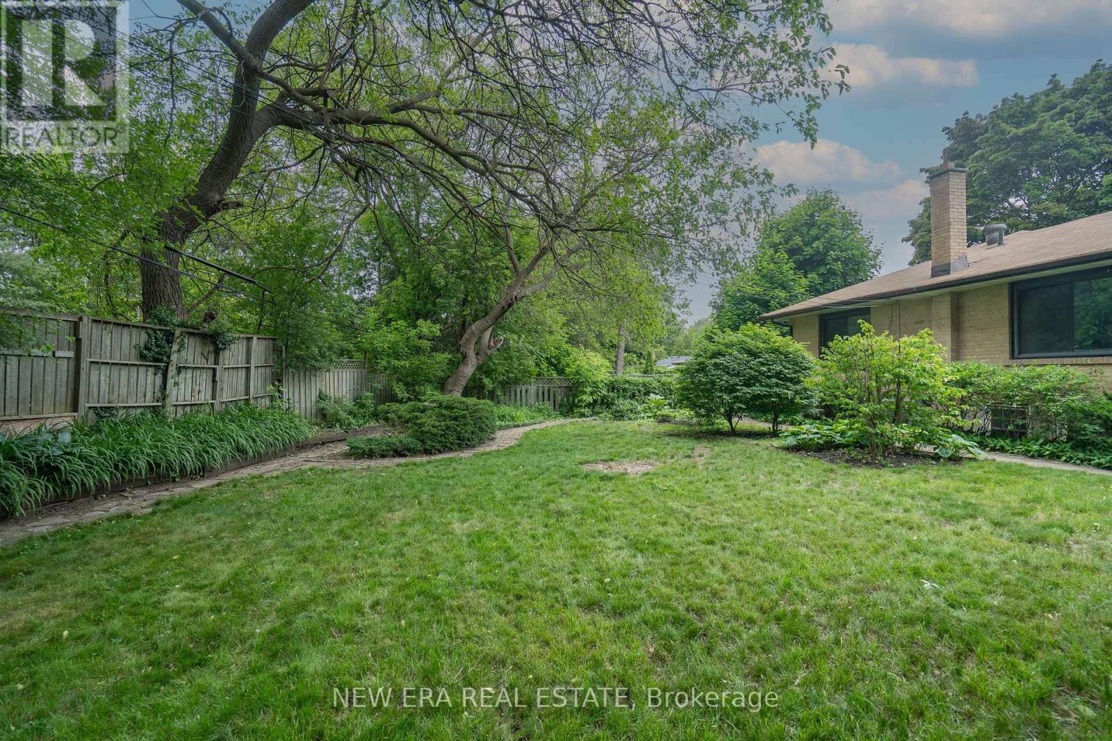 1553 Wembury Road, Mississauga, Ontario  L5J 2L8 - Photo 36 - W12426905