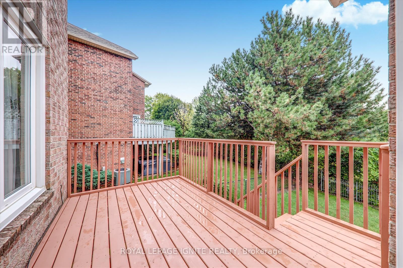 2061 Folkway Drive, Mississauga, Ontario  L5L 3G3 - Photo 14 - W12426923