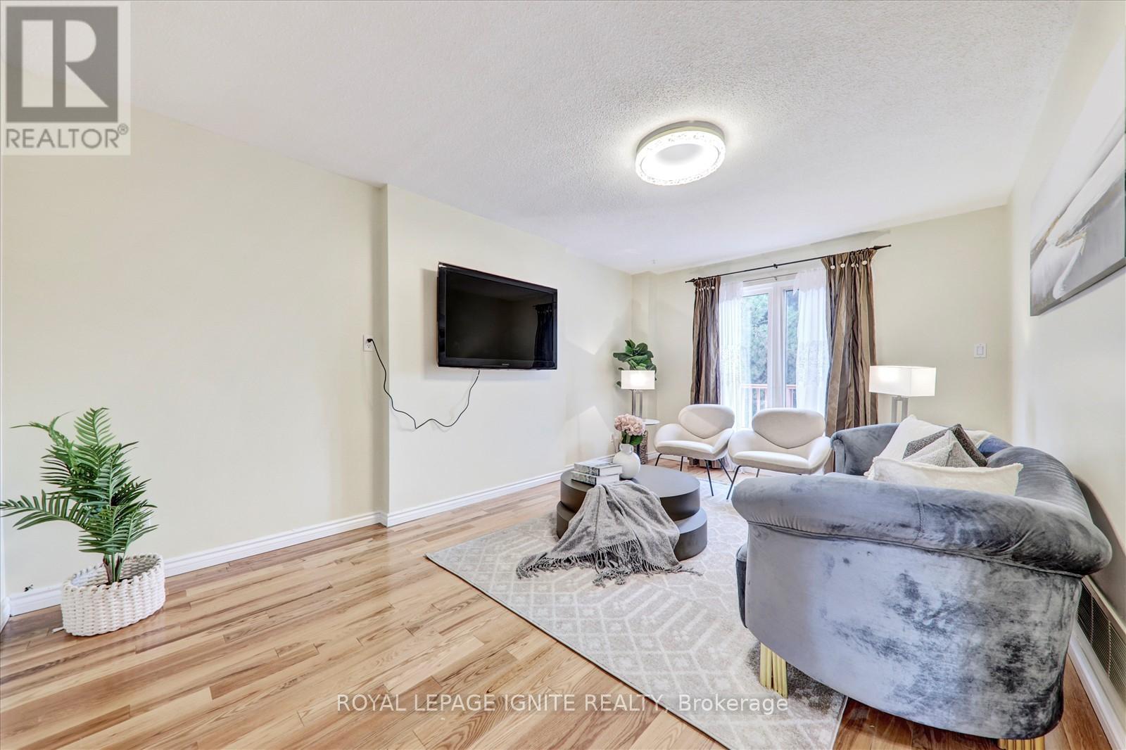 2061 Folkway Drive, Mississauga, Ontario  L5L 3G3 - Photo 15 - W12426923