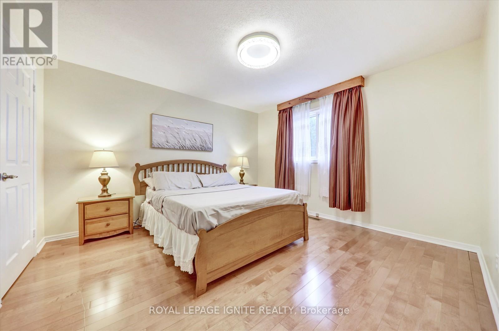 2061 Folkway Drive, Mississauga, Ontario  L5L 3G3 - Photo 20 - W12426923