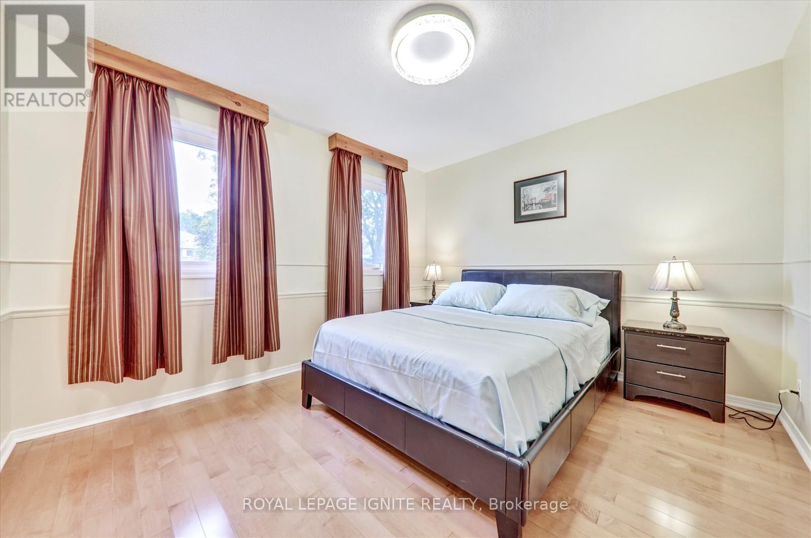 2061 Folkway Drive, Mississauga, Ontario  L5L 3G3 - Photo 22 - W12426923