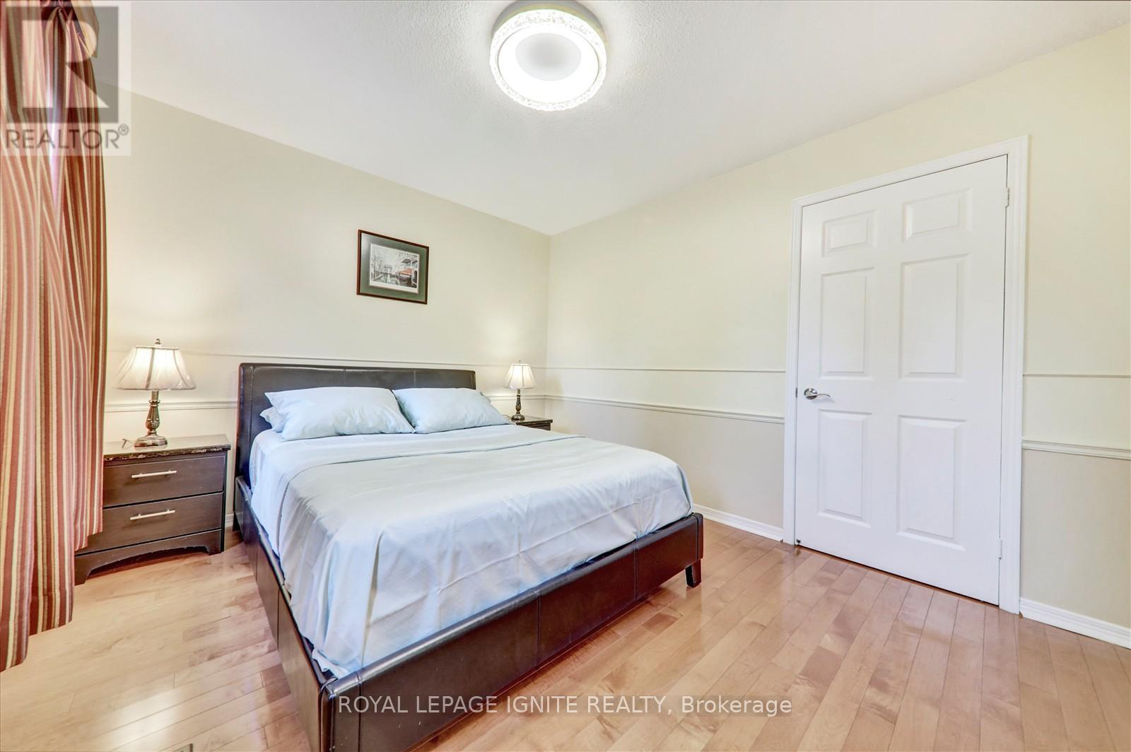 2061 Folkway Drive, Mississauga, Ontario  L5L 3G3 - Photo 23 - W12426923
