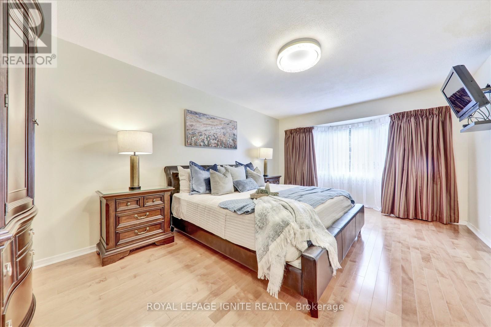 2061 Folkway Drive, Mississauga, Ontario  L5L 3G3 - Photo 25 - W12426923