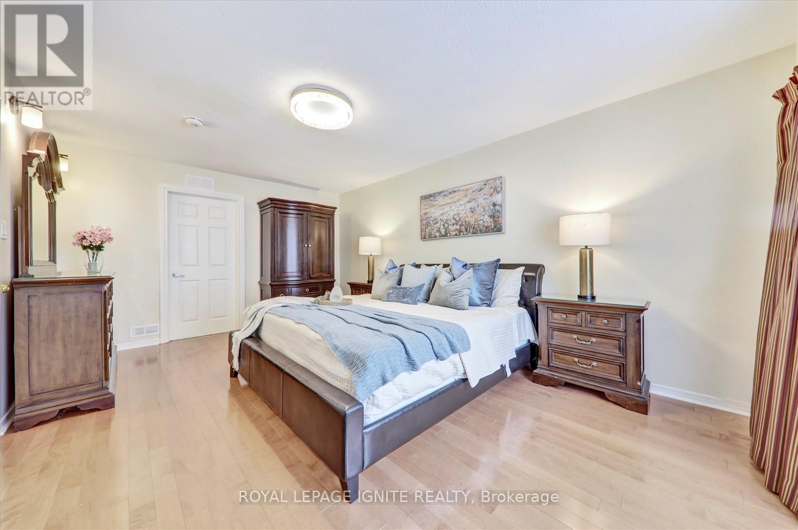 2061 Folkway Drive, Mississauga, Ontario  L5L 3G3 - Photo 26 - W12426923