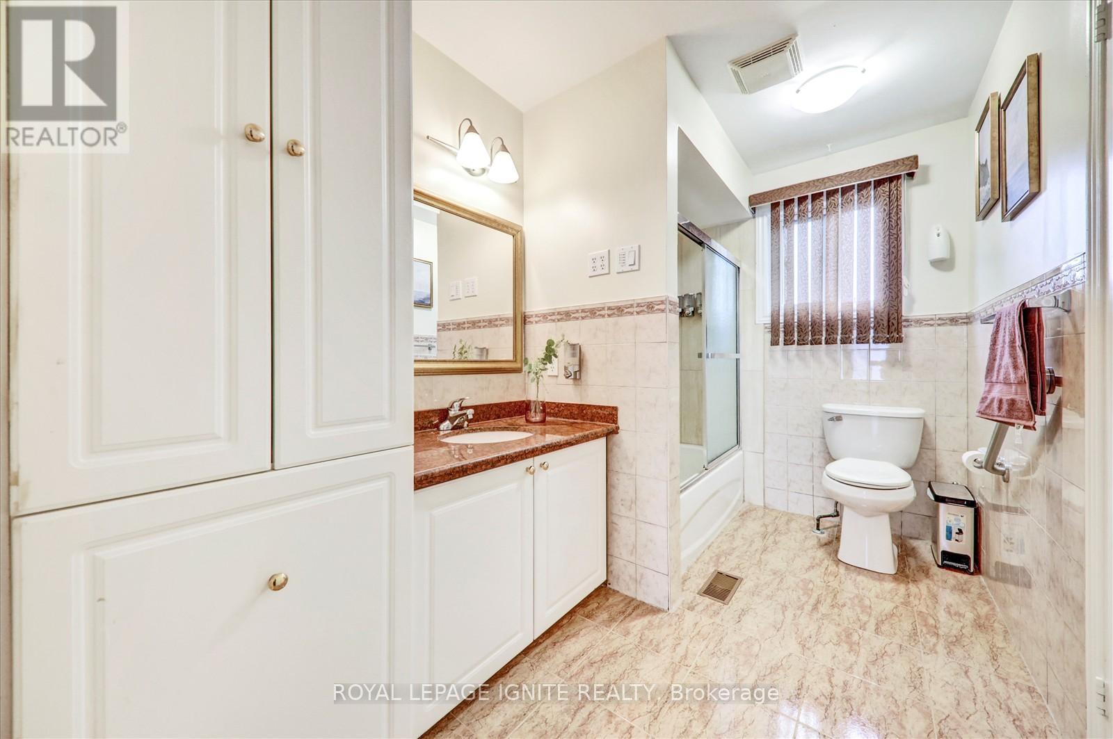 2061 Folkway Drive, Mississauga, Ontario  L5L 3G3 - Photo 27 - W12426923