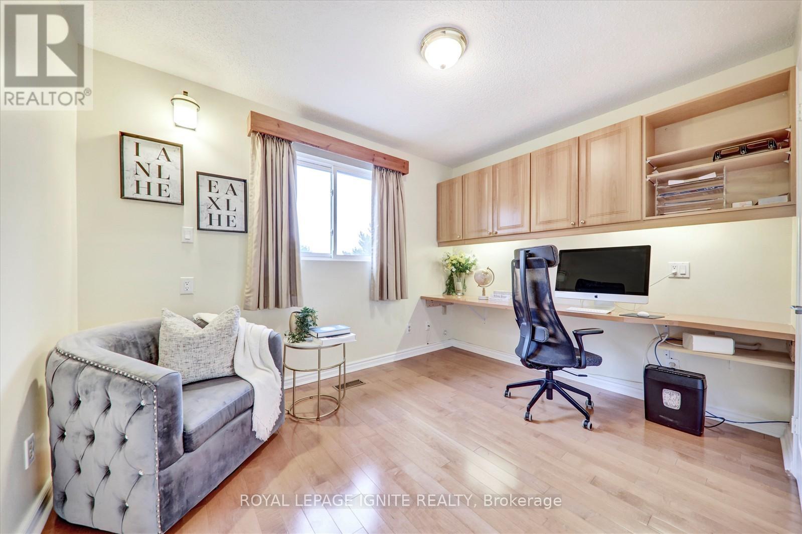 2061 Folkway Drive, Mississauga, Ontario  L5L 3G3 - Photo 28 - W12426923