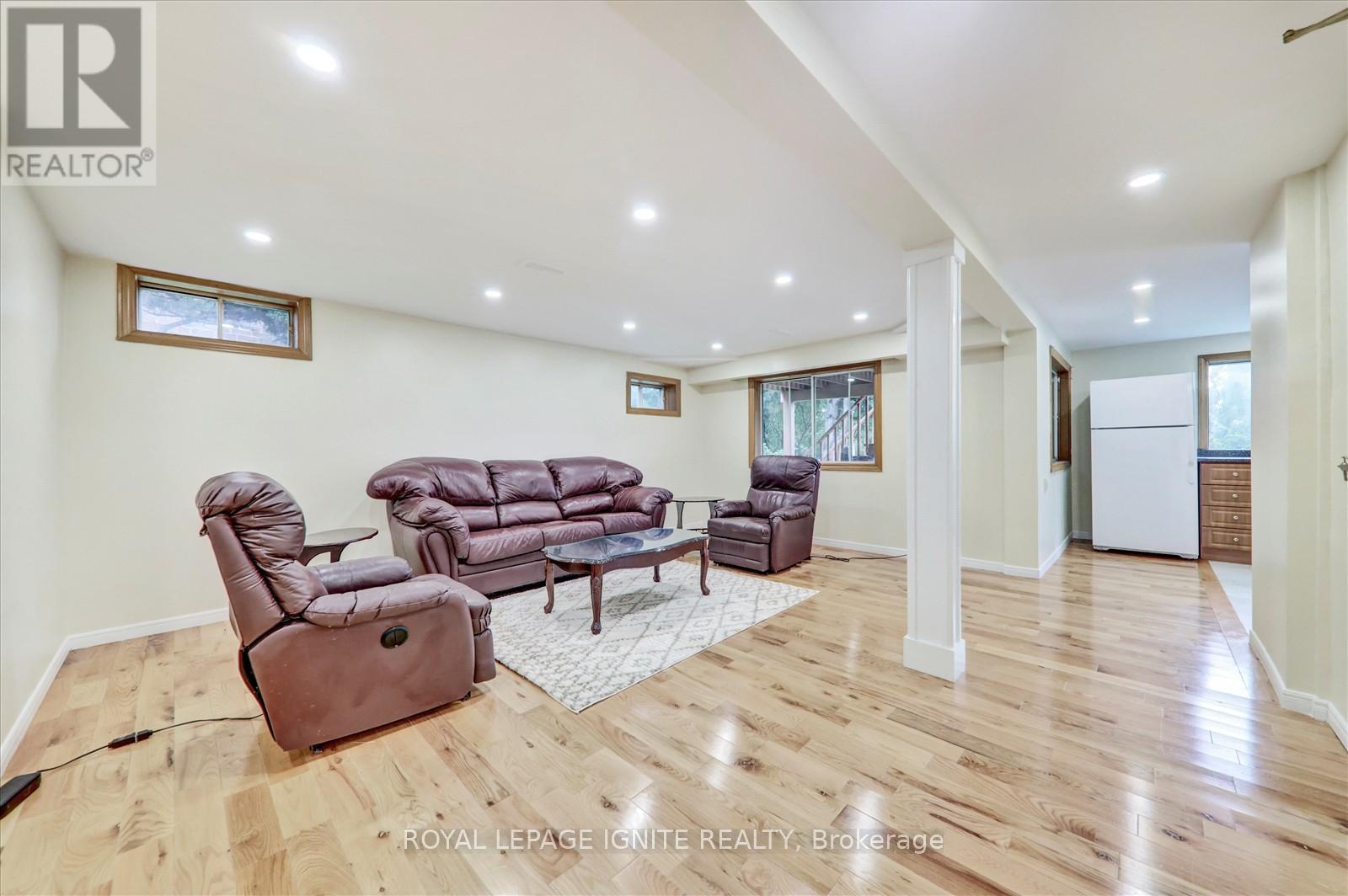 2061 Folkway Drive, Mississauga, Ontario  L5L 3G3 - Photo 30 - W12426923