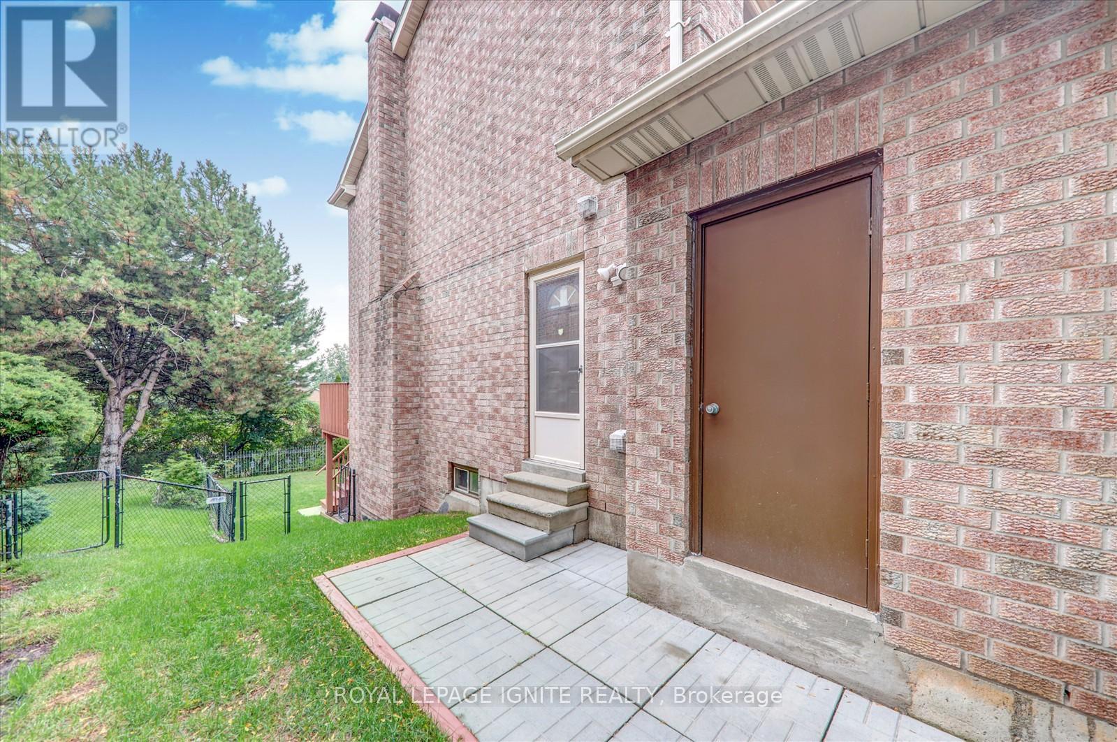 2061 Folkway Drive, Mississauga, Ontario  L5L 3G3 - Photo 38 - W12426923