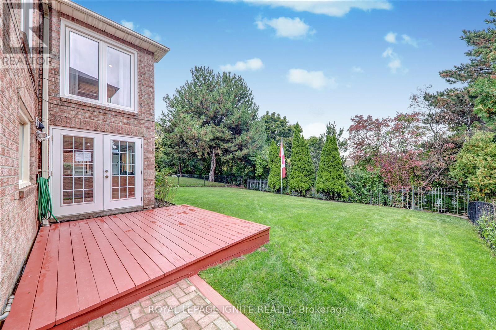2061 Folkway Drive, Mississauga, Ontario  L5L 3G3 - Photo 39 - W12426923