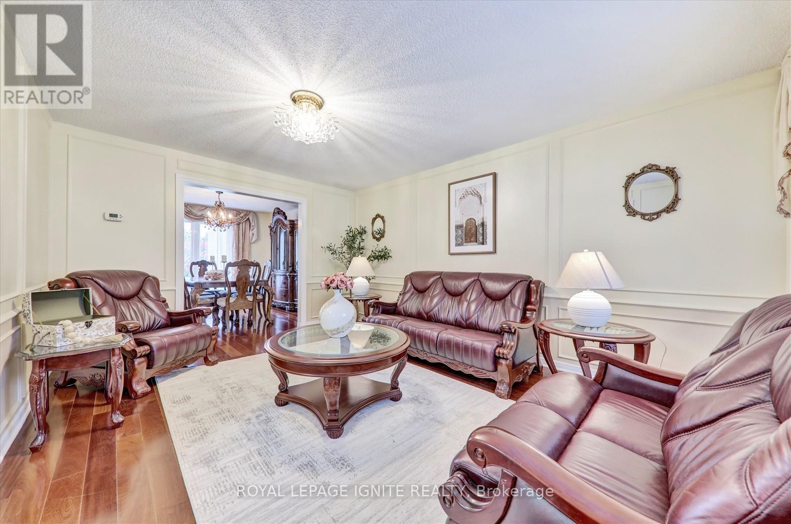 2061 Folkway Drive, Mississauga, Ontario  L5L 3G3 - Photo 7 - W12426923