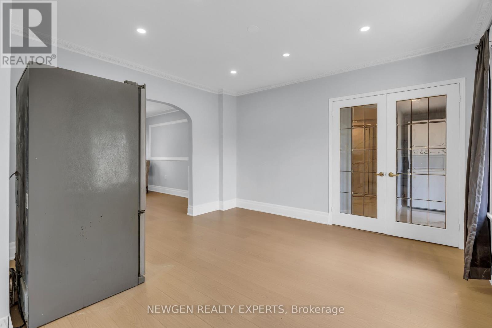 5765 Dorchester Road, Niagara Falls, Ontario  L2G 5S6 - Photo 14 - X12426883