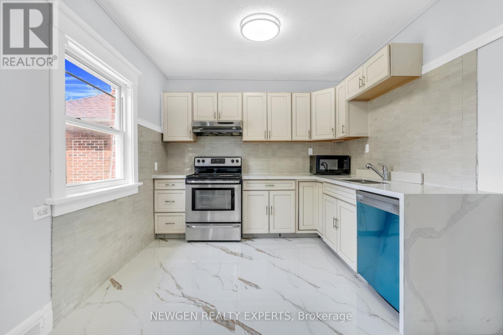 5765 Dorchester Road, Niagara Falls, Ontario  L2G 5S6 - Photo 16 - X12426883