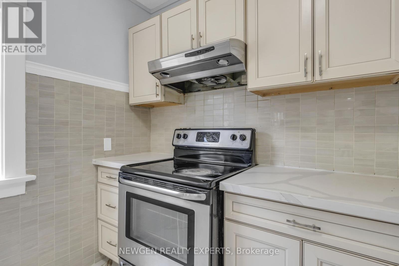 5765 Dorchester Road, Niagara Falls, Ontario  L2G 5S6 - Photo 19 - X12426883