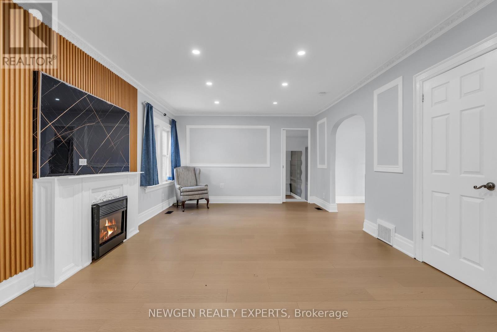 5765 Dorchester Road, Niagara Falls, Ontario  L2G 5S6 - Photo 8 - X12426883
