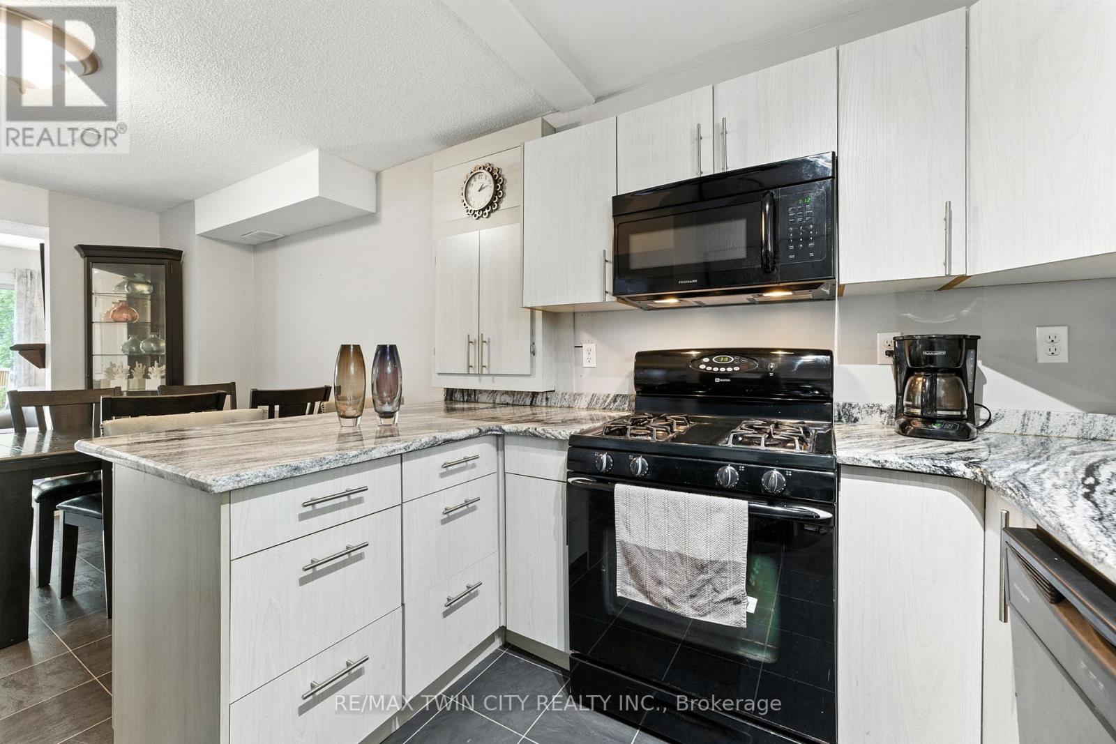 21 D'aubigny Road, Brantford, Ontario  N3T 6J2 - Photo 7 - X12426908