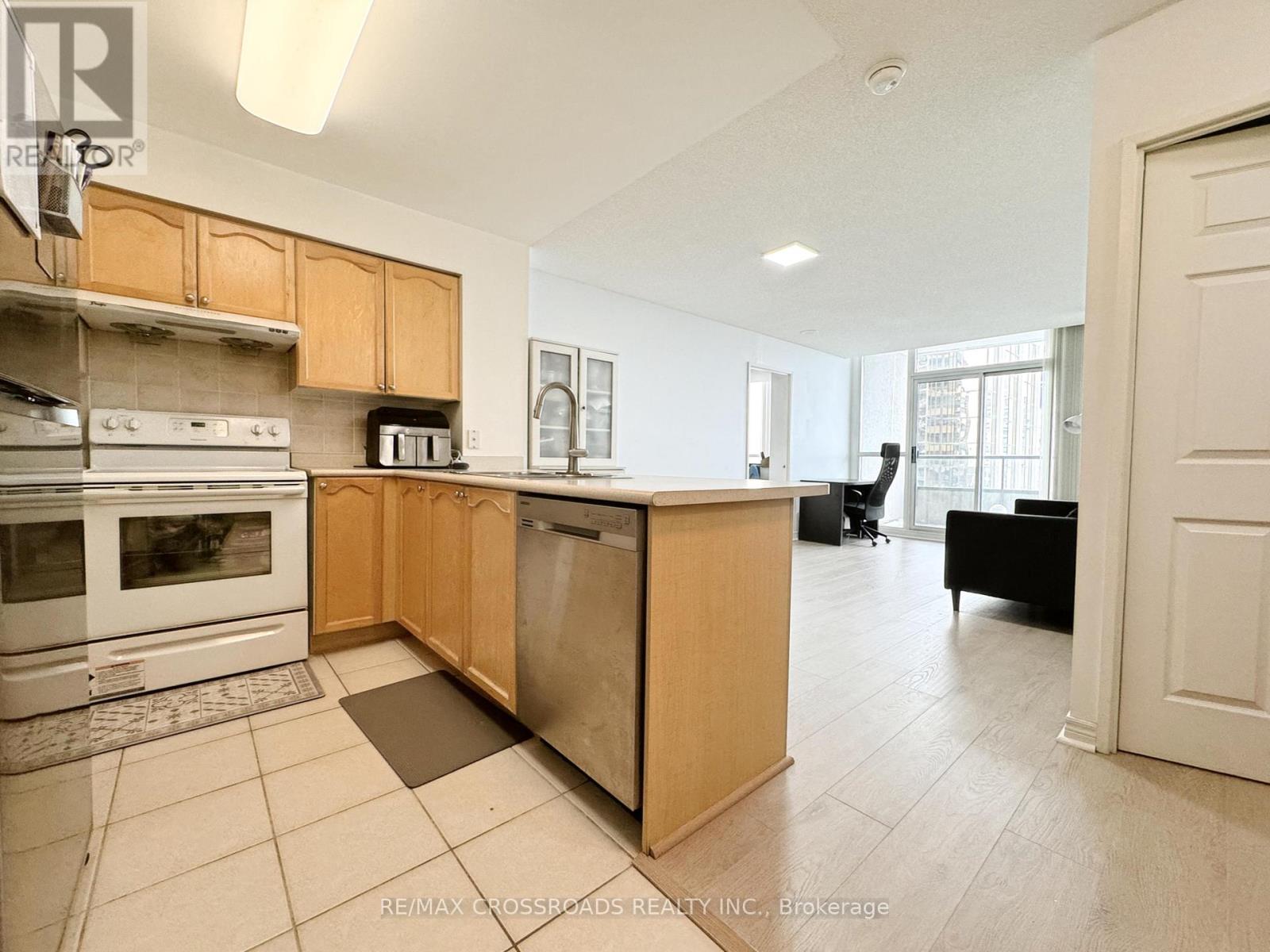 2803 - 23 Hollywood Avenue, Toronto, Ontario  M2N 7L8 - Photo 6 - C12338413