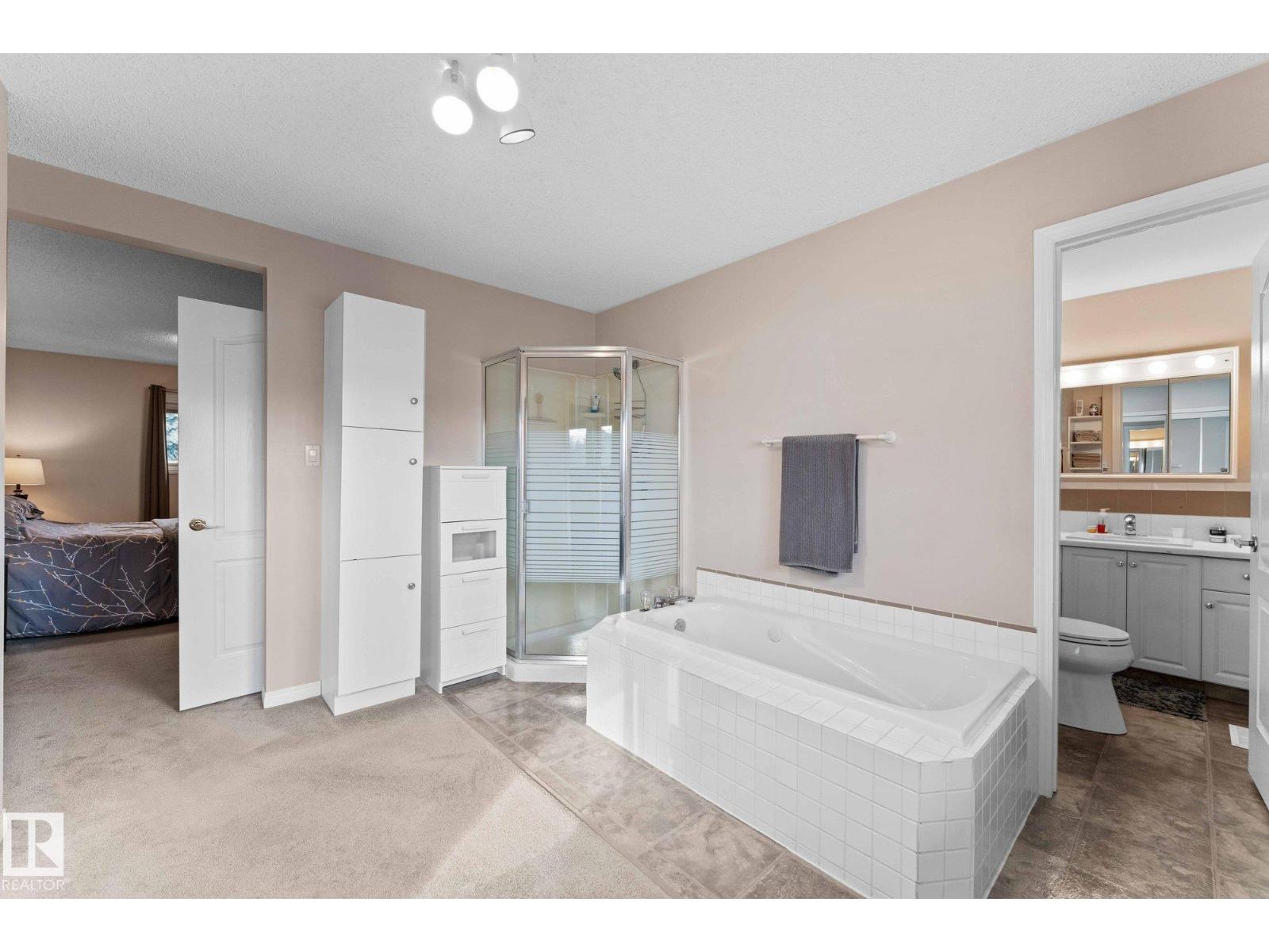 303 Knottwood Rd N Nw, Edmonton, Alberta  T6K 2G5 - Photo 10 - E4459487
