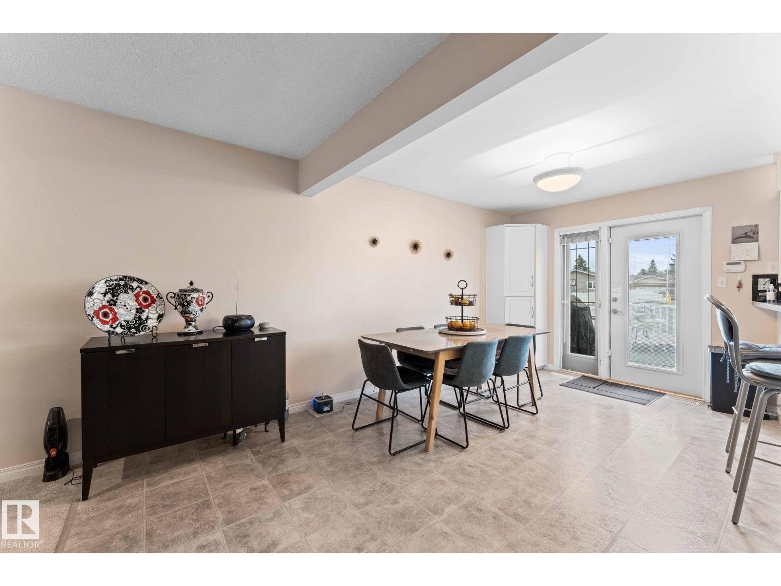 303 Knottwood Rd N Nw, Edmonton, Alberta  T6K 2G5 - Photo 7 - E4459487