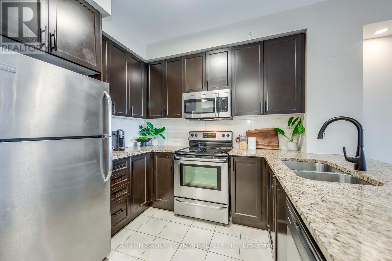 804 - 9255 Jane Street, Vaughan, Ontario  L6A 0K1 - Photo 4 - N12361756