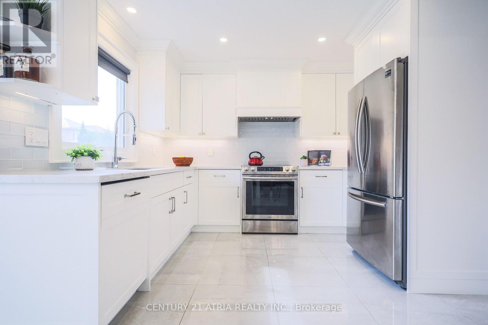 36 Dorothy Britton Drive, Markham, Ontario  L3S 3J3 - Photo 11 - N12426932