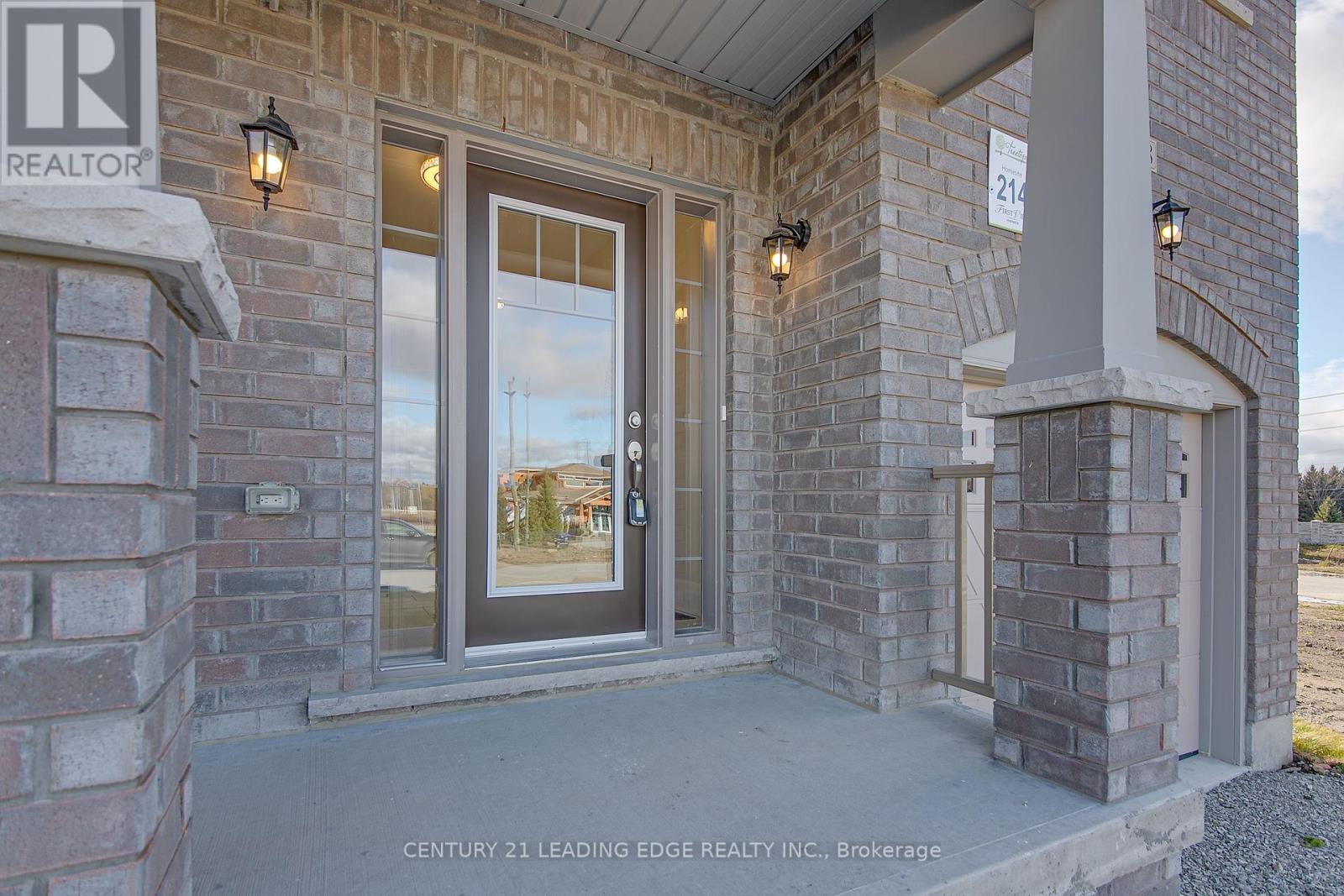 108 Lorne Thomas Place, New Tecumseth (Alliston), Ontario  L0L 1L0 - Photo 2 - N12426943