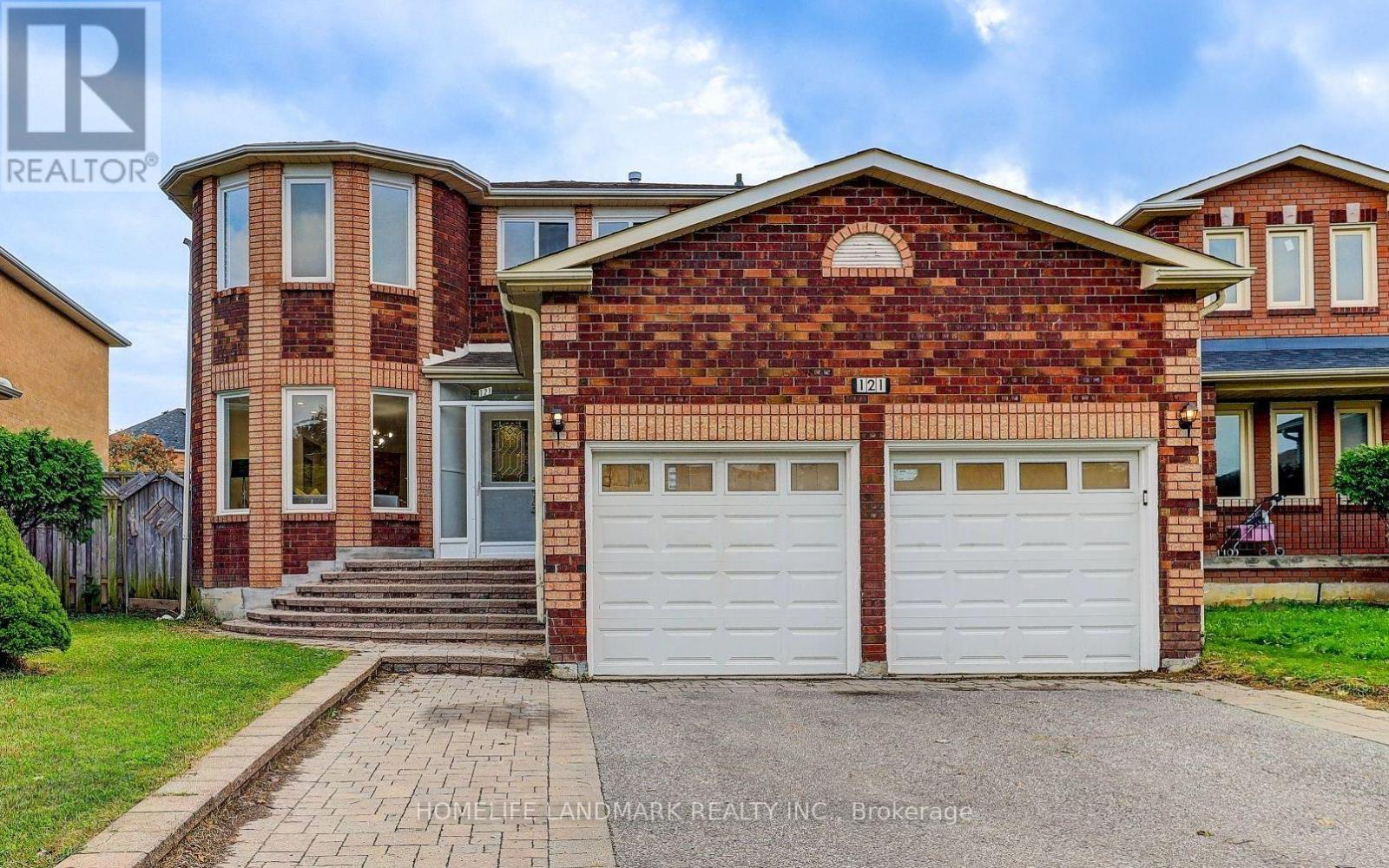 121 BERNARD AVENUE, Richmond Hill, Ontario