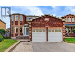 121 BERNARD AVENUE, Richmond Hill, Ontario
