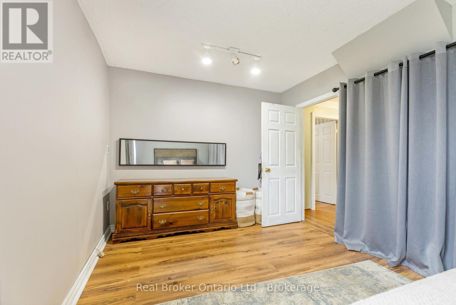 6005 Eighth Line, Erin, Ontario  N0B 1Z0 - Photo 13 - X12425784