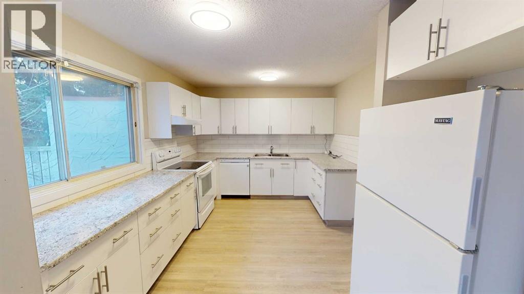 Property at 9832 81 Avenue image 5