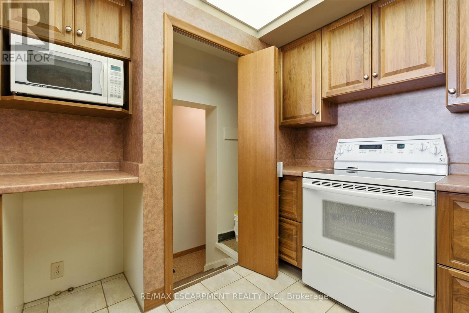 515 Trinity Church Road, Hamilton, Ontario  L0R 1P0 - Photo 17 - X12424673