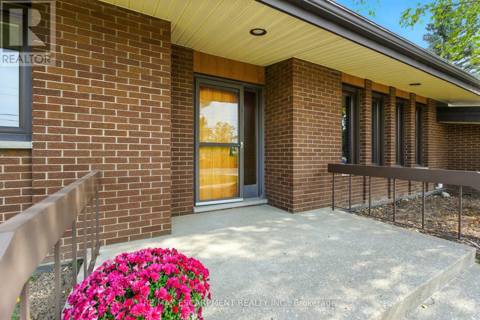 515 Trinity Church Road, Hamilton, Ontario  L0R 1P0 - Photo 4 - X12424673