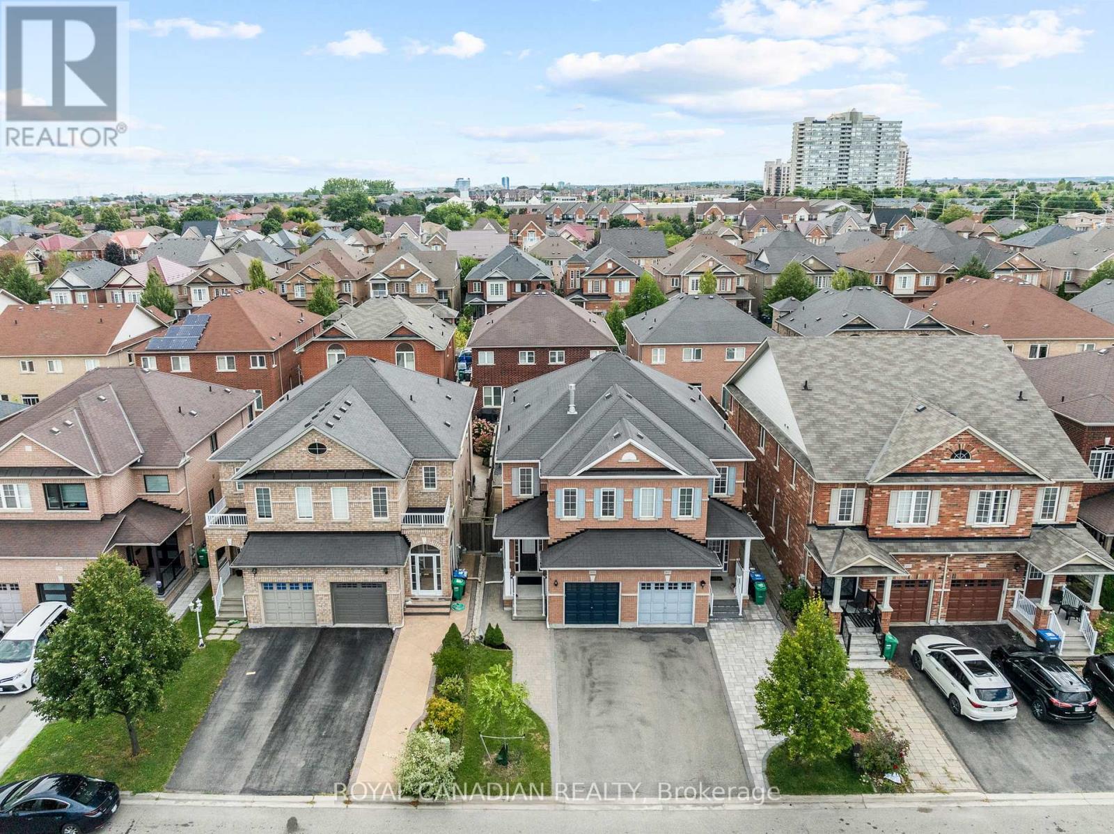 4699 Centretown Way, Mississauga, Ontario  L5R 0C8 - Photo 2 - W12426964