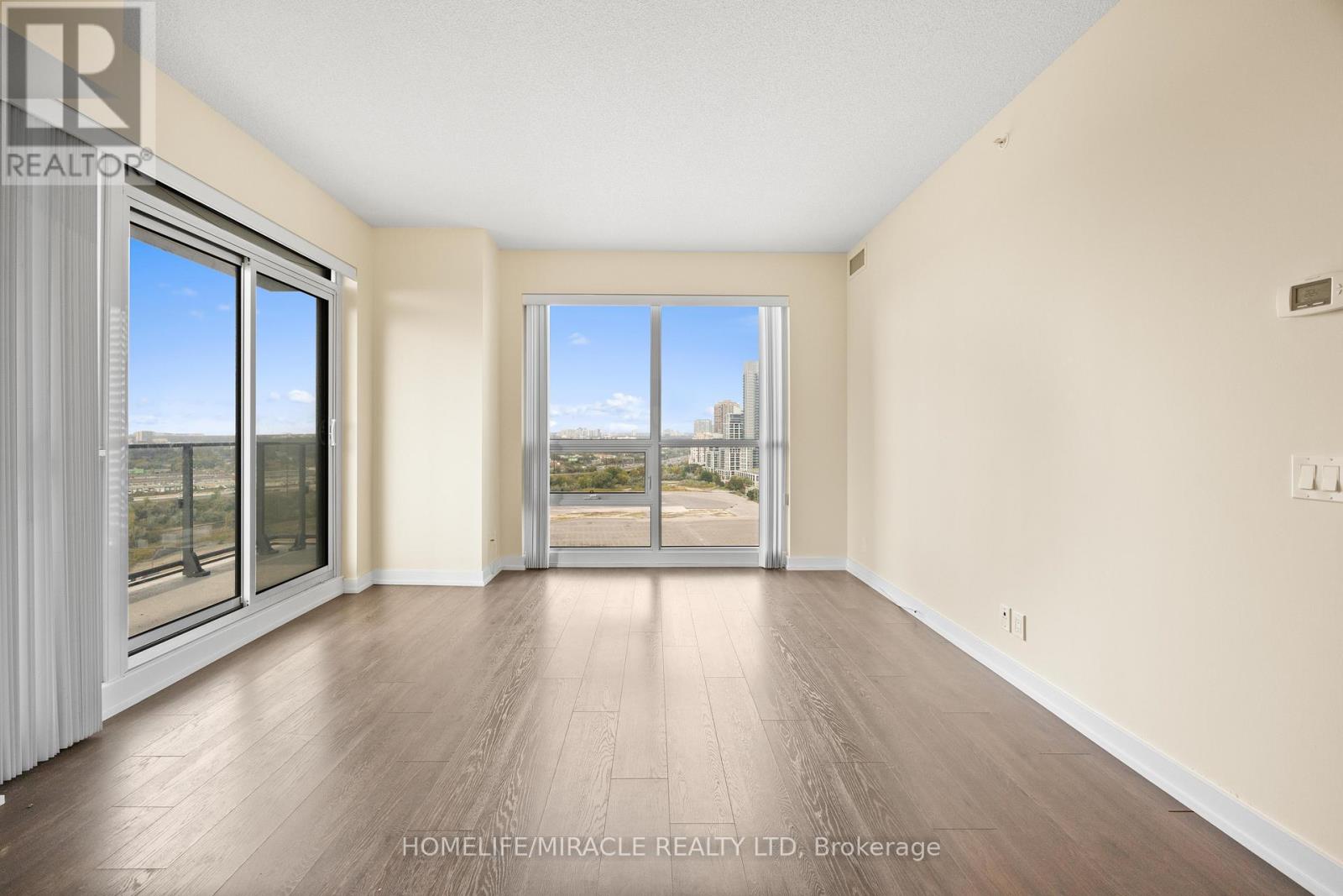 2004 - 2220 Lakeshore Boulevard W, Toronto, Ontario  M8V 1A4 - Photo 18 - W12426993