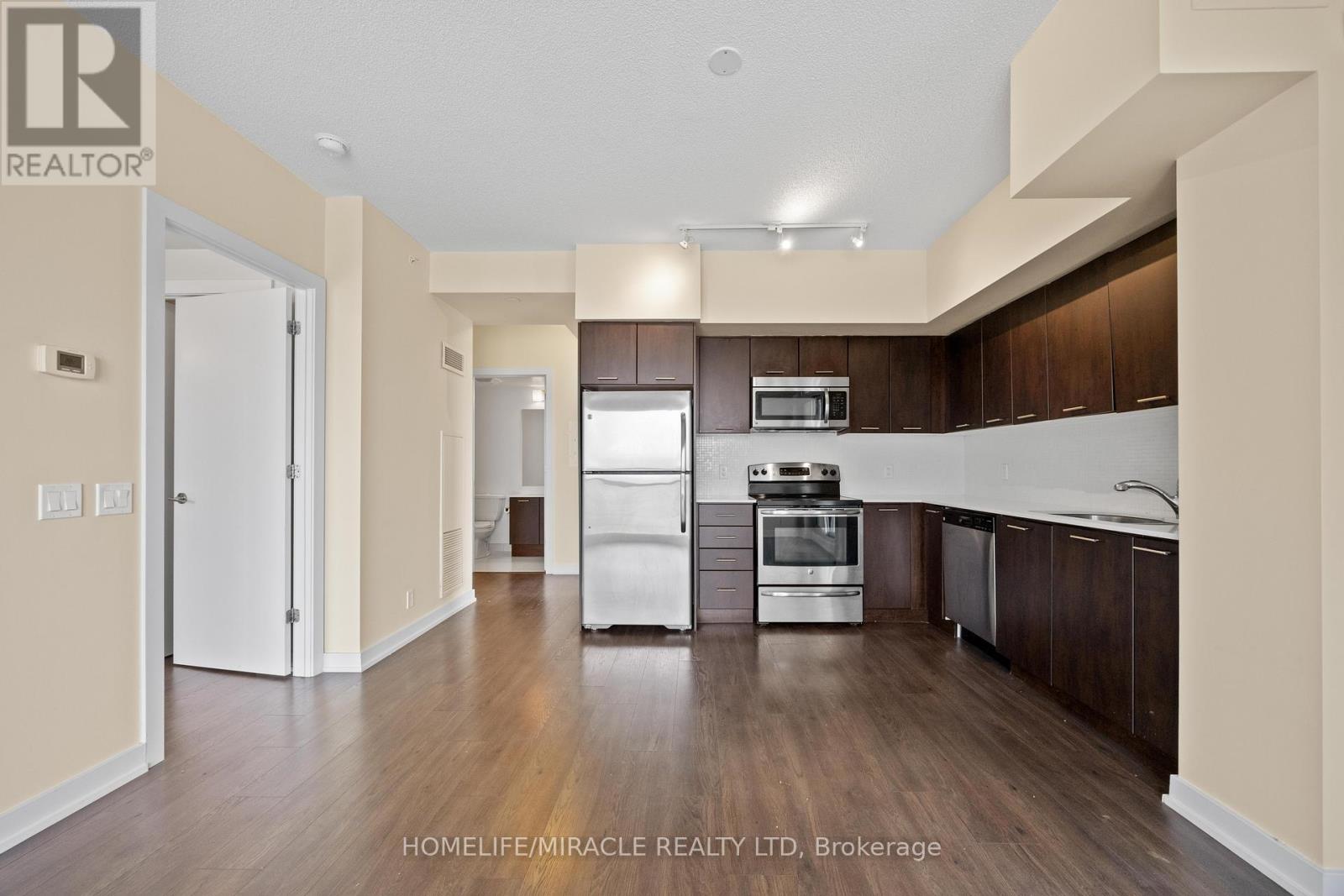 2004 - 2220 Lakeshore Boulevard W, Toronto, Ontario  M8V 1A4 - Photo 19 - W12426993