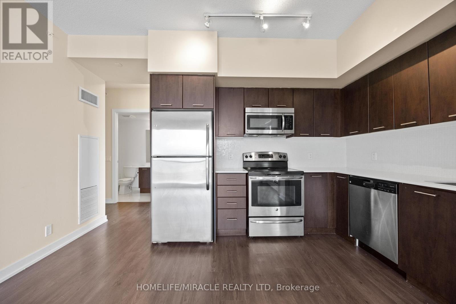 2004 - 2220 Lakeshore Boulevard W, Toronto, Ontario  M8V 1A4 - Photo 20 - W12426993