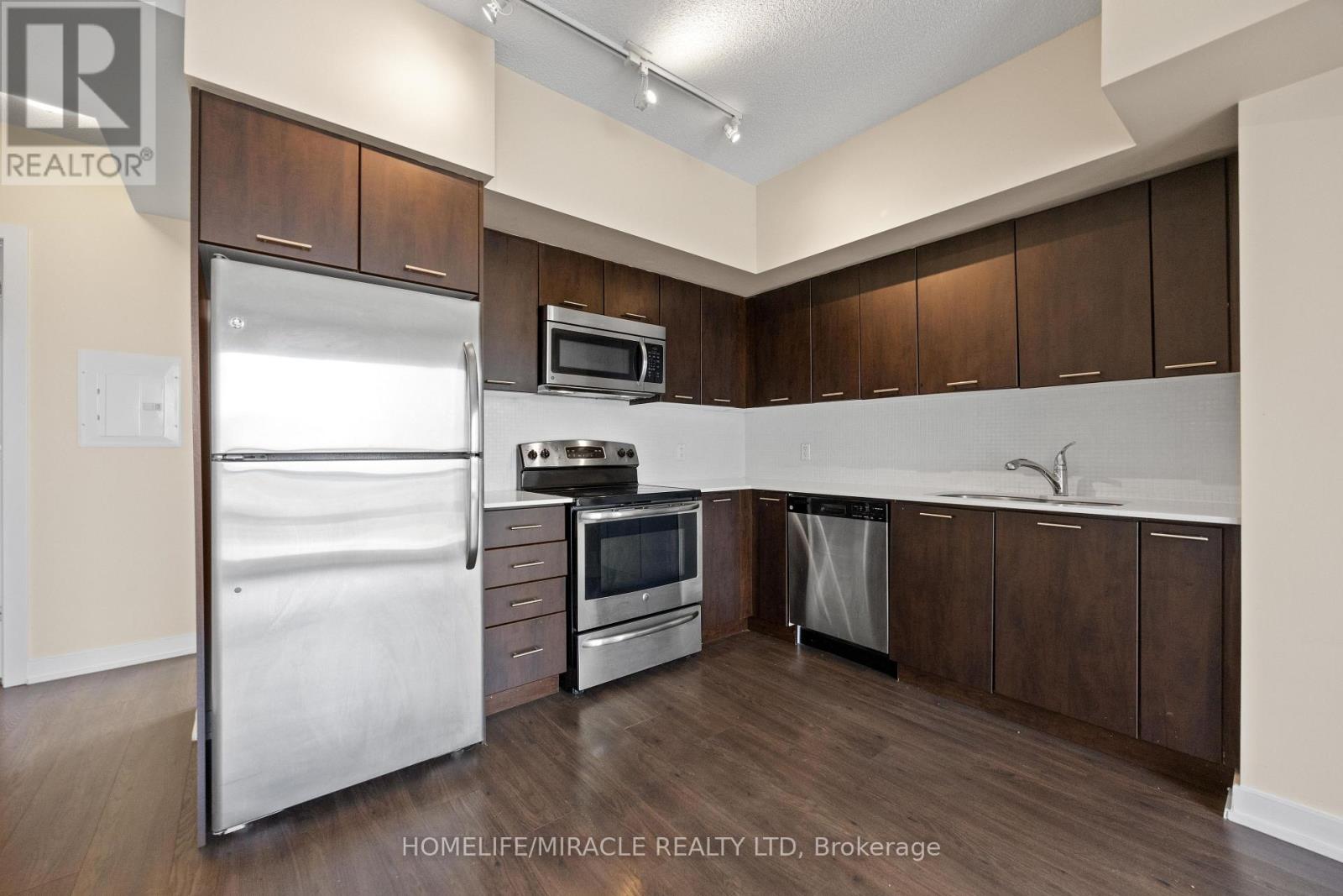 2004 - 2220 Lakeshore Boulevard W, Toronto, Ontario  M8V 1A4 - Photo 21 - W12426993