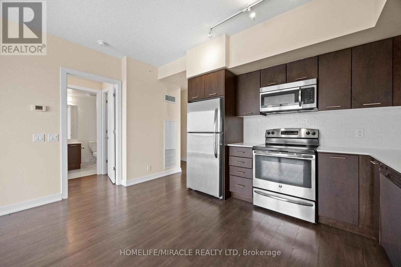 2004 - 2220 Lakeshore Boulevard W, Toronto, Ontario  M8V 1A4 - Photo 22 - W12426993