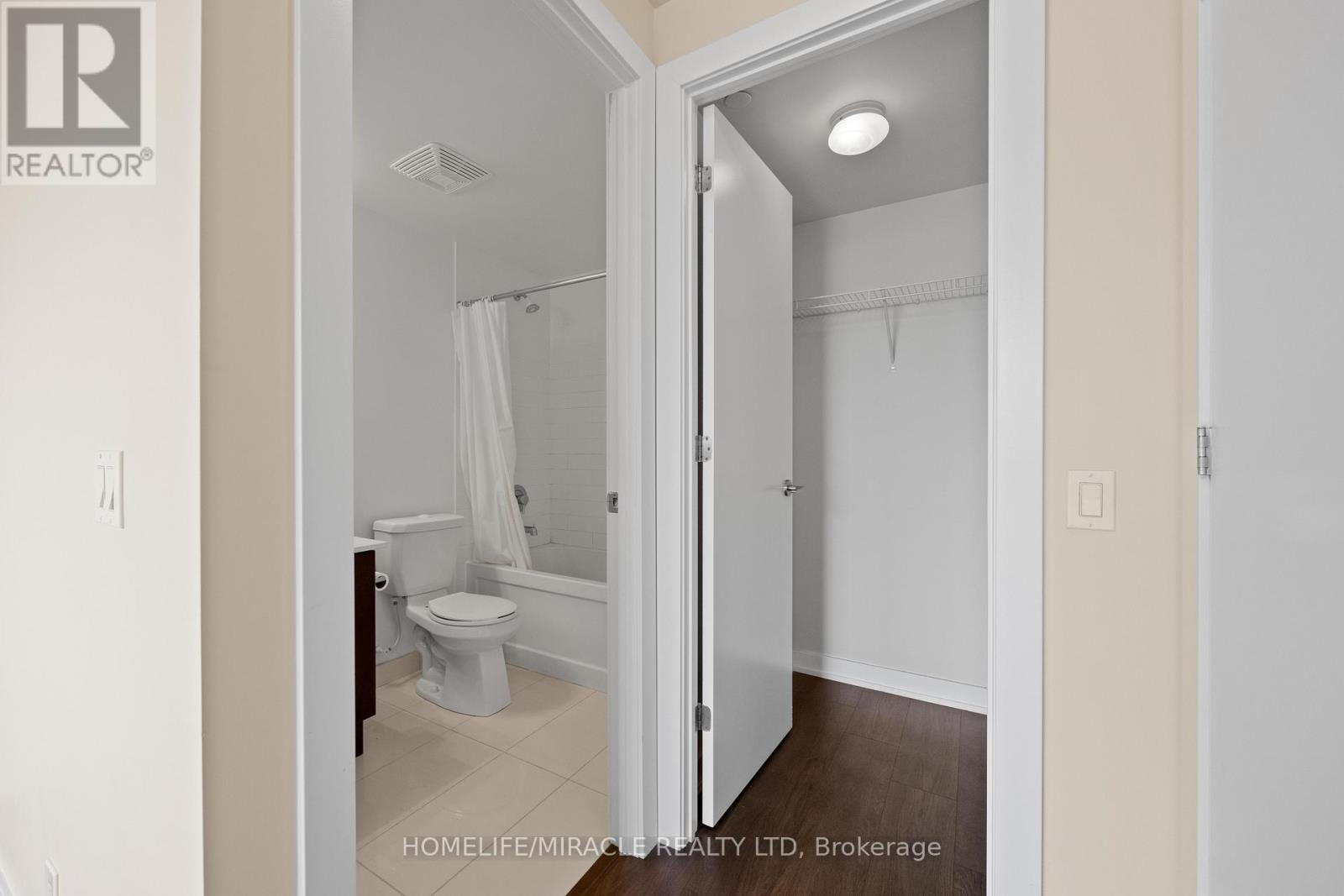 2004 - 2220 Lakeshore Boulevard W, Toronto, Ontario  M8V 1A4 - Photo 28 - W12426993