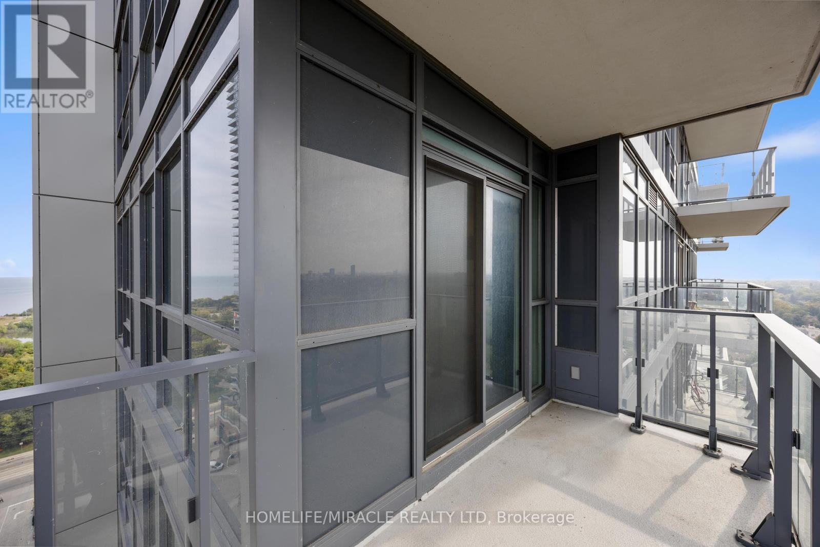 2004 - 2220 Lakeshore Boulevard W, Toronto, Ontario  M8V 1A4 - Photo 34 - W12426993