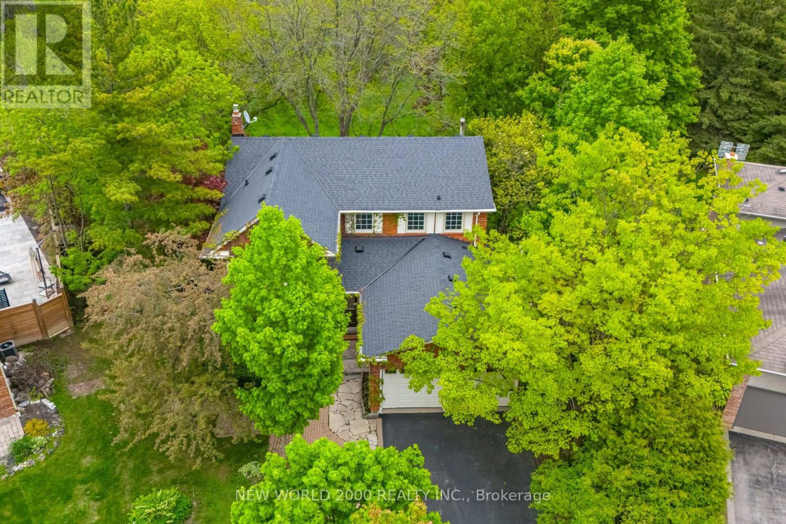 254 Maidstone Court, Caledon, Ontario  L7E 3V2 - Photo 2 - W12427000