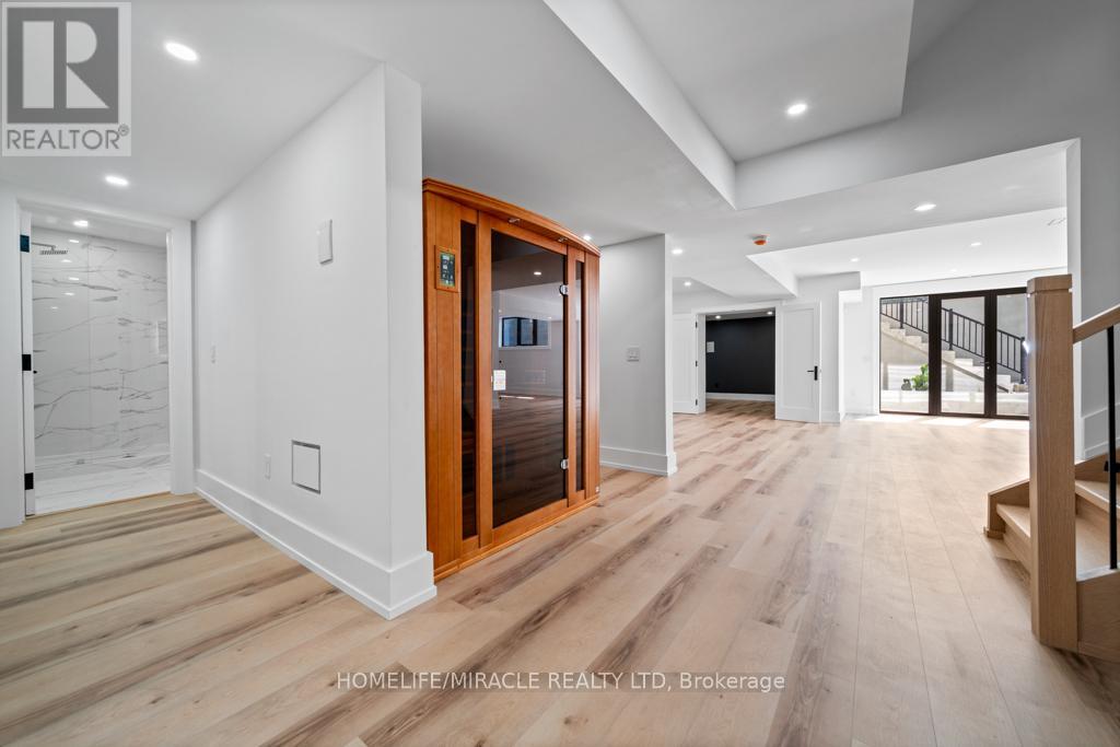 282 Maurice Drive, Oakville, Ontario  L6K 2X3 - Photo 48 - W12427002