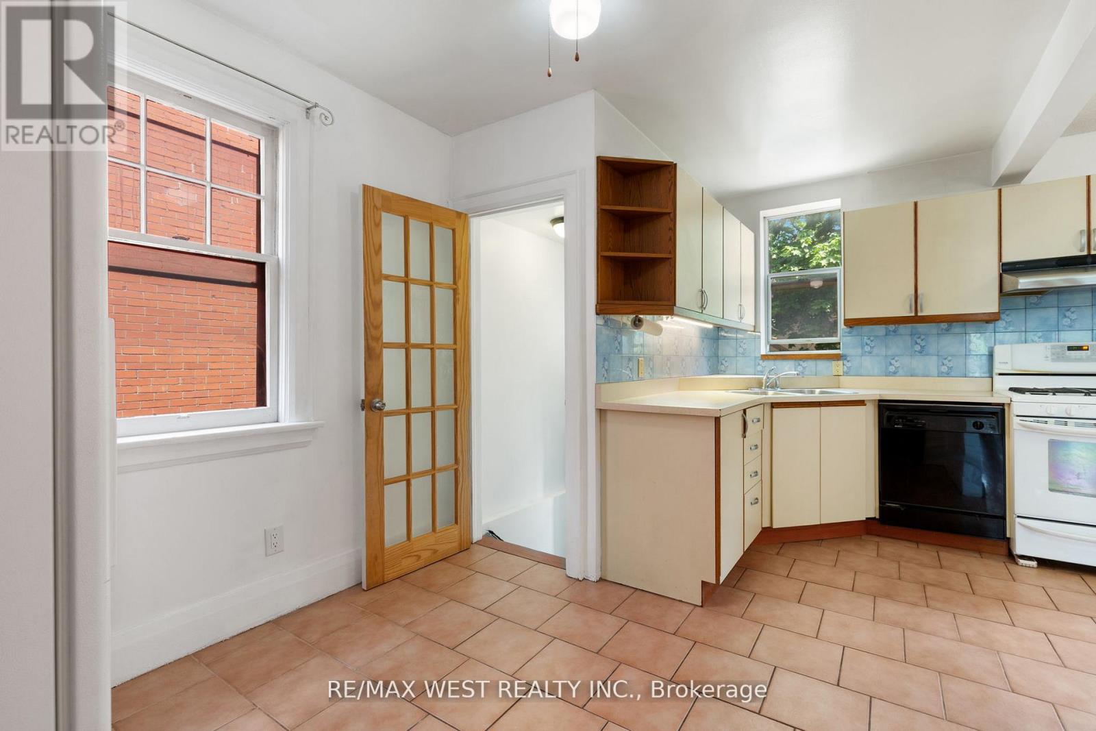 2317 Weston Road, Toronto, Ontario  M9N 1Z7 - Photo 12 - W12427017