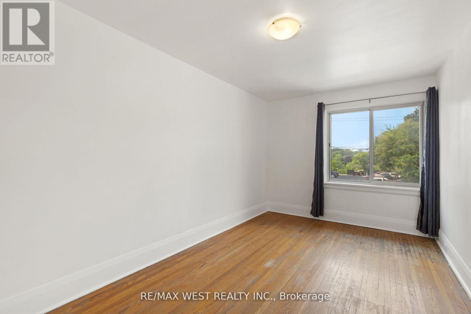 2317 Weston Road, Toronto, Ontario  M9N 1Z7 - Photo 13 - W12427017