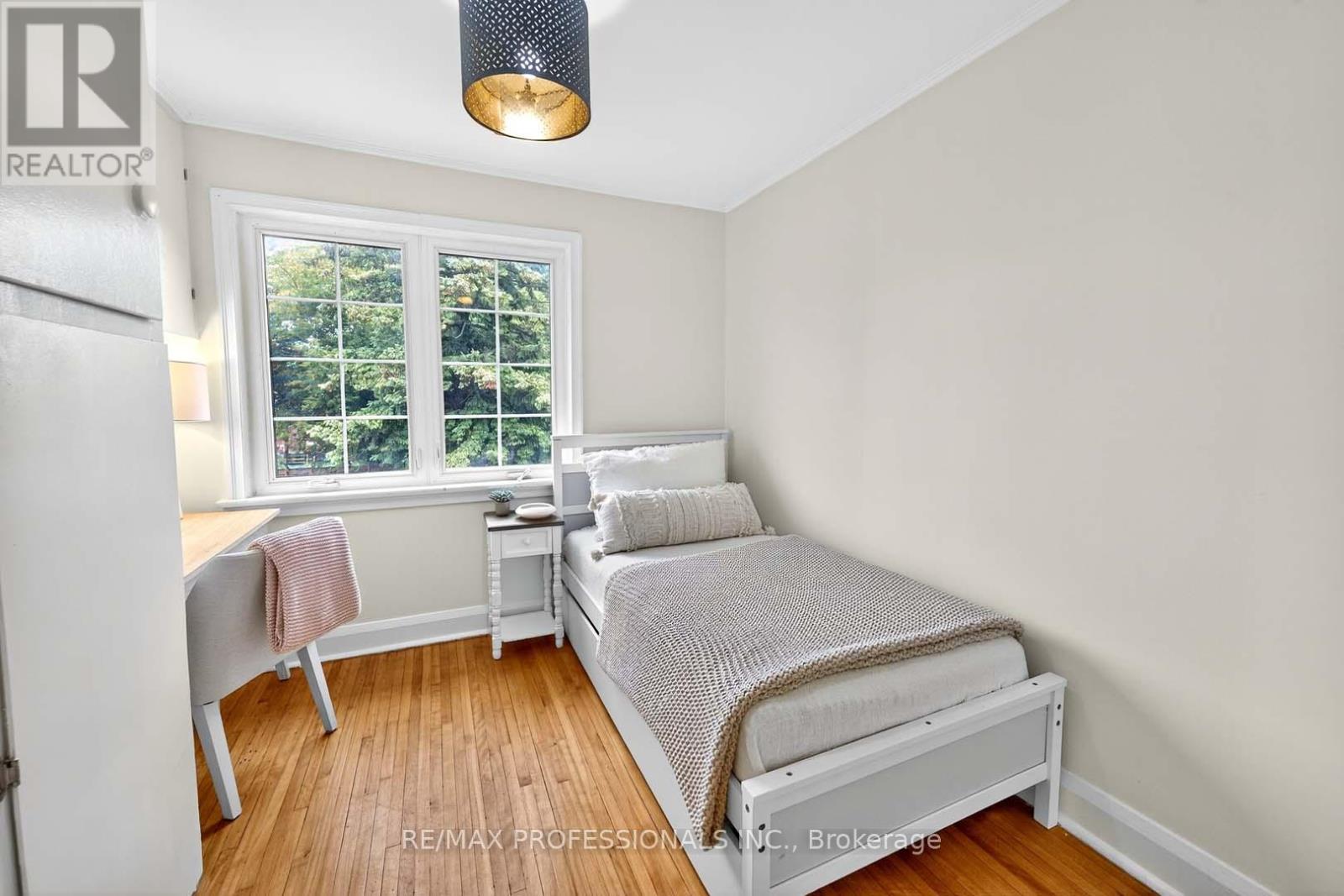 31 Nineteenth Street, Toronto, Ontario  M8V 3L4 - Photo 14 - W12427029