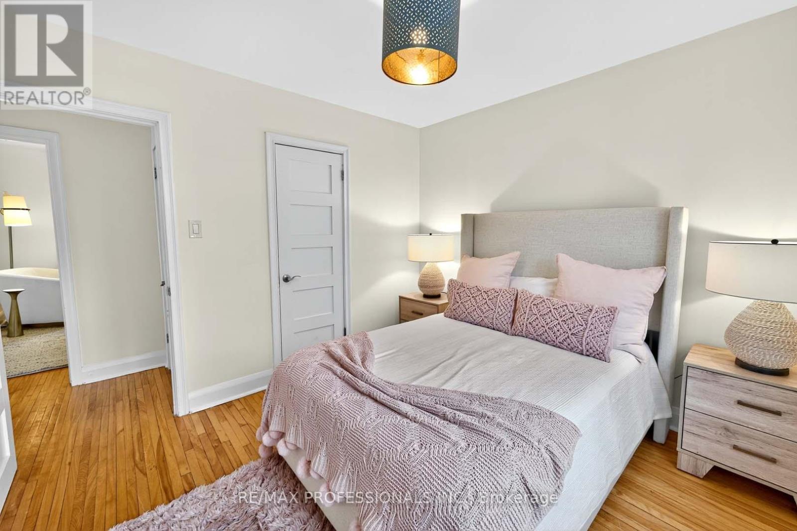 31 Nineteenth Street, Toronto, Ontario  M8V 3L4 - Photo 17 - W12427029